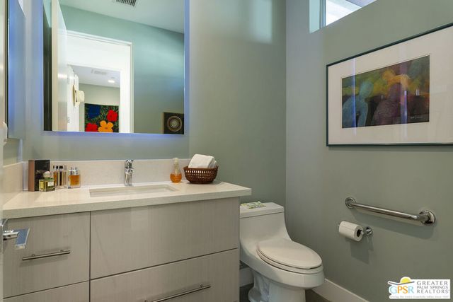 2990 N Farrell Drive, Palm Springs, CA 92262