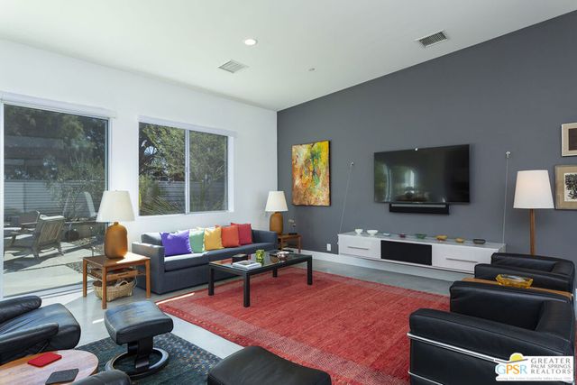 2990 N Farrell Drive, Palm Springs, CA 92262