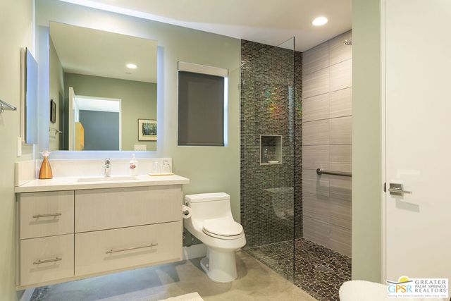 2990 N Farrell Drive, Palm Springs, CA 92262