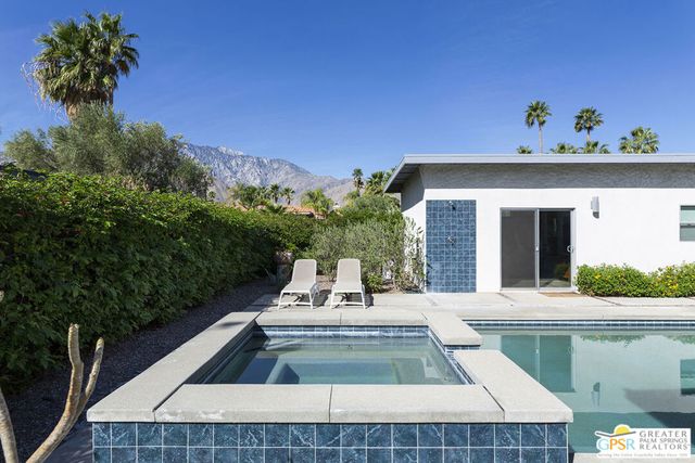 2990 N Farrell Drive, Palm Springs, CA 92262