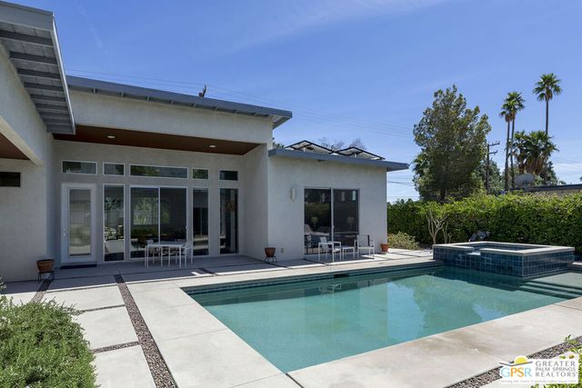 2990 N Farrell Drive, Palm Springs, CA 92262