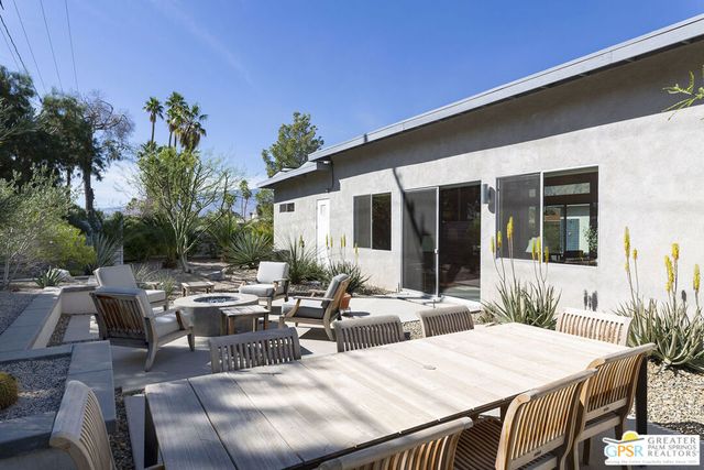2990 N Farrell Drive, Palm Springs, CA 92262
