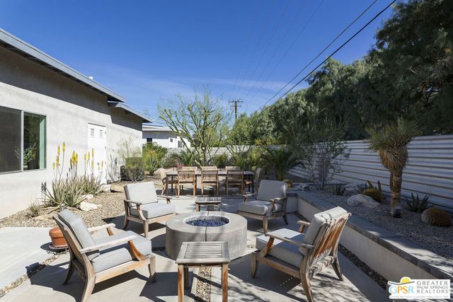 2990 N Farrell Drive, Palm Springs, CA 92262