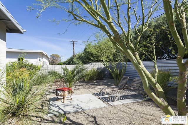 2990 N Farrell Drive, Palm Springs, CA 92262