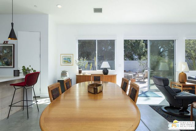 2990 N Farrell Drive, Palm Springs, CA 92262