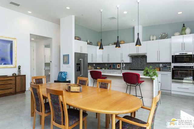 2990 N Farrell Drive, Palm Springs, CA 92262