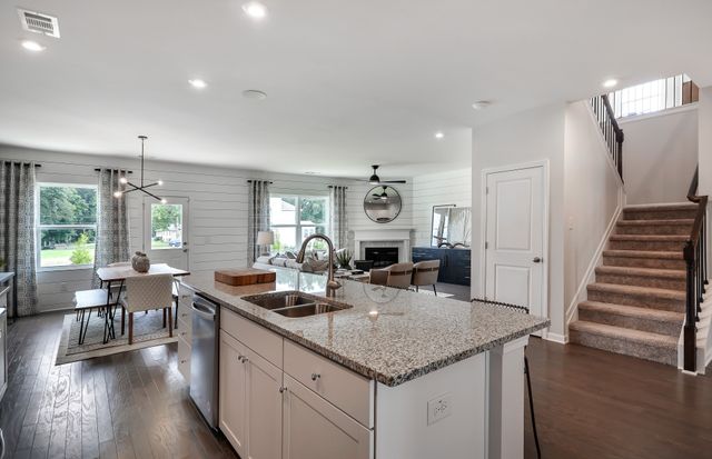 491 Jet Stream Dr, La Vergne, TN 37086