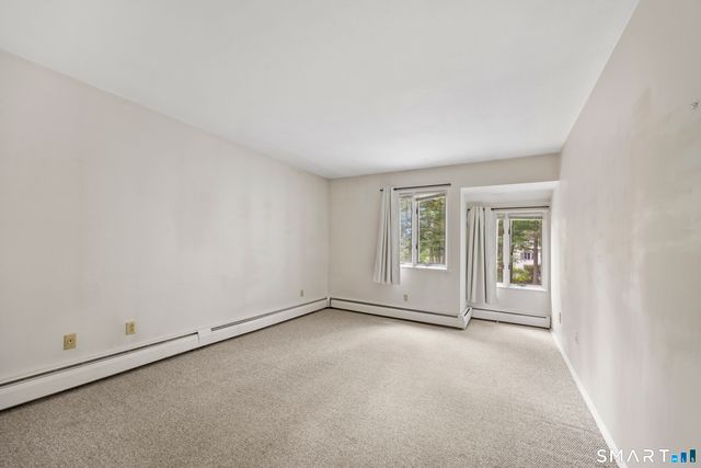 2 Earls Court F, Farmington, CT 06032