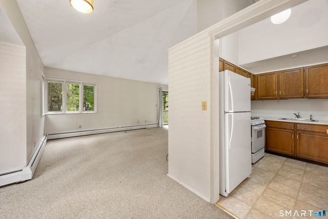 2 Earls Court F, Farmington, CT 06032