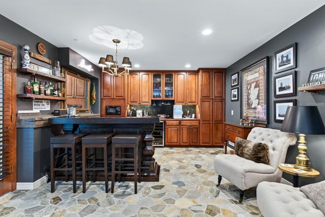 506 Hawthorne Woods Drive, Eagan, MN 55123