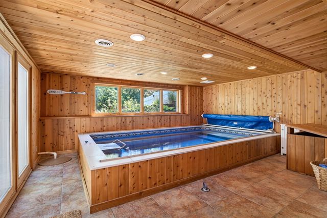 506 Hawthorne Woods Drive, Eagan, MN 55123