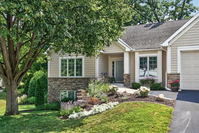 506 Hawthorne Woods Drive, Eagan, MN 55123