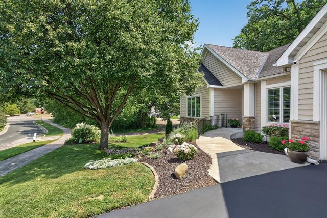 506 Hawthorne Woods Drive, Eagan, MN 55123