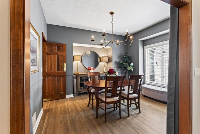 506 Hawthorne Woods Drive, Eagan, MN 55123