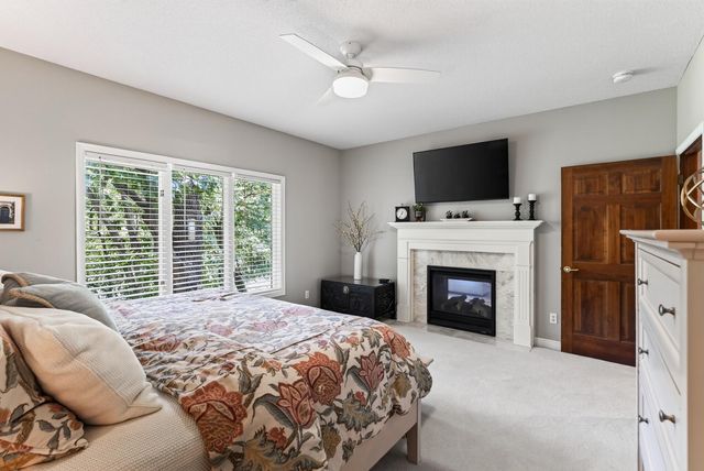 506 Hawthorne Woods Drive, Eagan, MN 55123