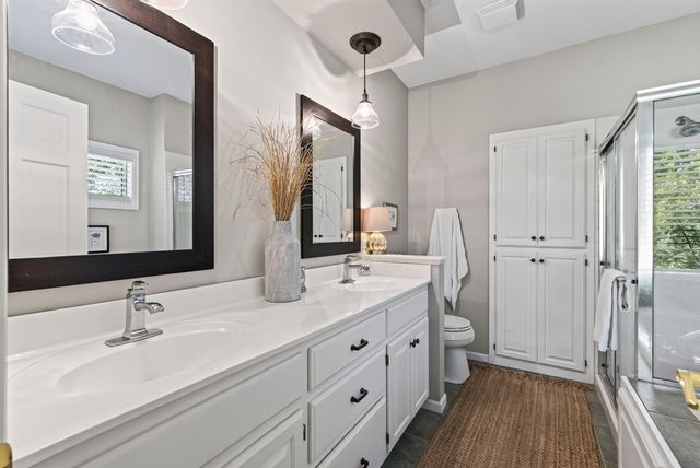 506 Hawthorne Woods Drive, Eagan, MN 55123