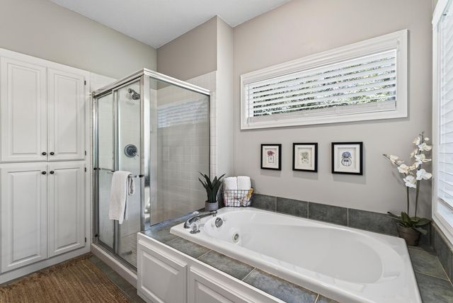 506 Hawthorne Woods Drive, Eagan, MN 55123