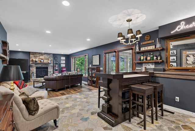 506 Hawthorne Woods Drive, Eagan, MN 55123