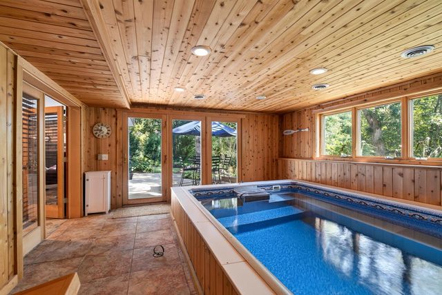 506 Hawthorne Woods Drive, Eagan, MN 55123