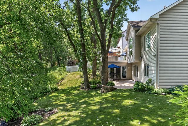 506 Hawthorne Woods Drive, Eagan, MN 55123