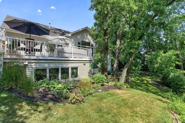 506 Hawthorne Woods Drive, Eagan, MN 55123