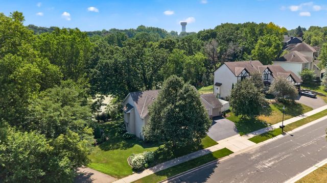 506 Hawthorne Woods Drive, Eagan, MN 55123