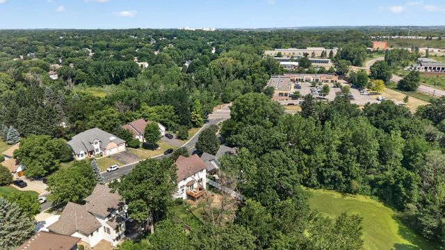 506 Hawthorne Woods Drive, Eagan, MN 55123