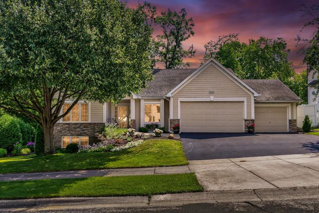 506 Hawthorne Woods Drive, Eagan, MN 55123