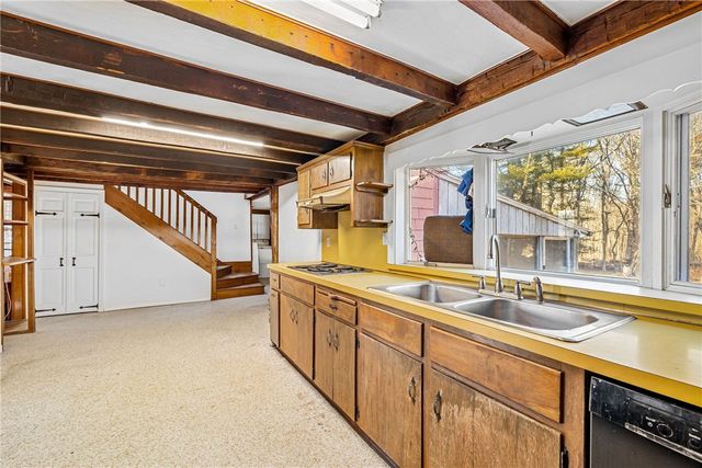 1289 South Road, East Greenwich, RI 02818