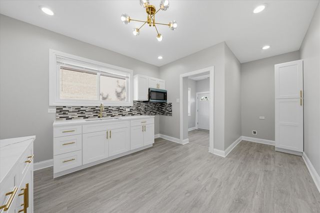 10453 S Indiana Avenue, Chicago, IL 60628