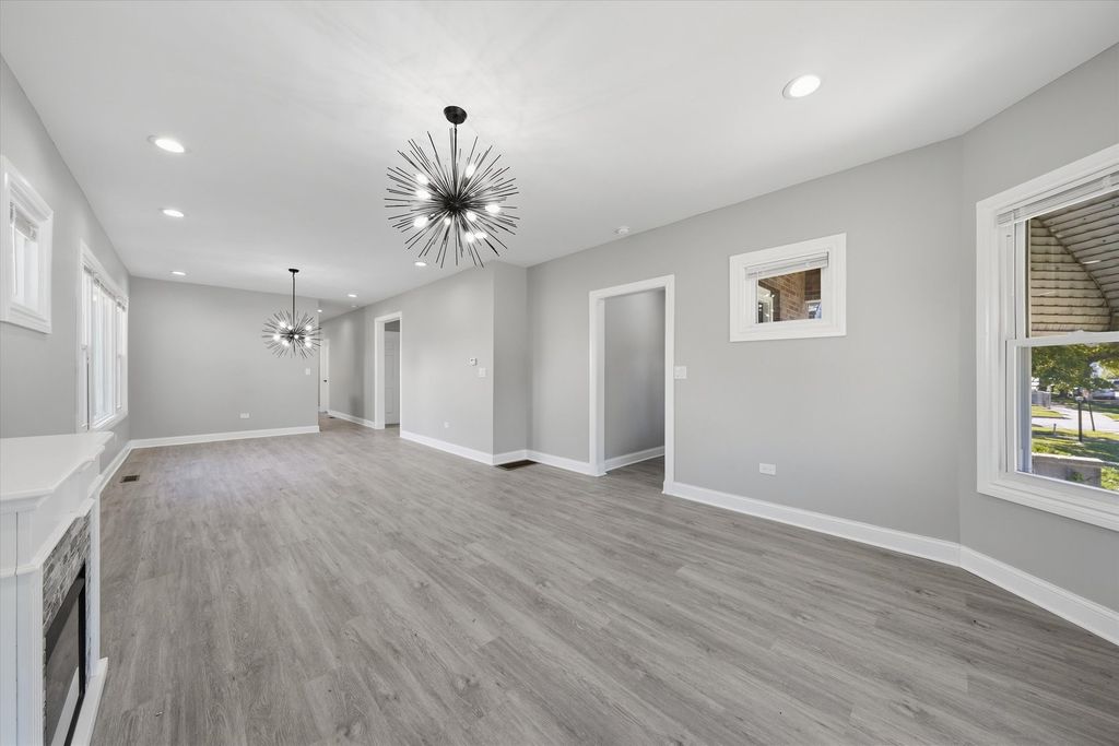 10453 S Indiana Avenue, Chicago, IL 60628 — photo 5