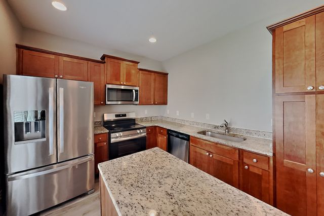 512 Hickory Leaf Ct, Mount Juliet, TN 37122