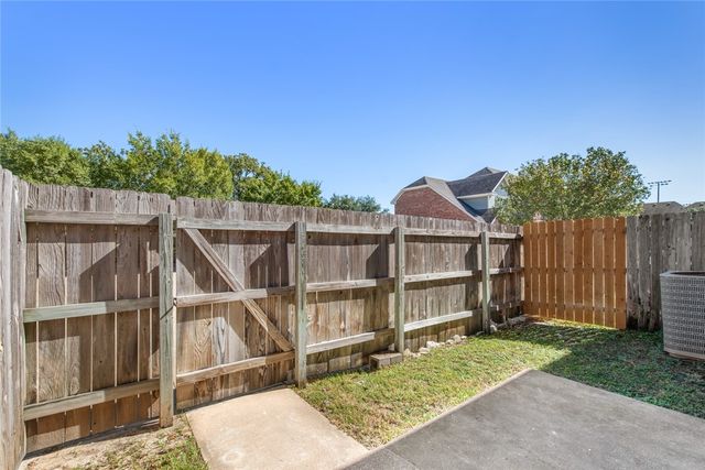 1001 Krenek Tap Road 1805, College Station, TX 77840