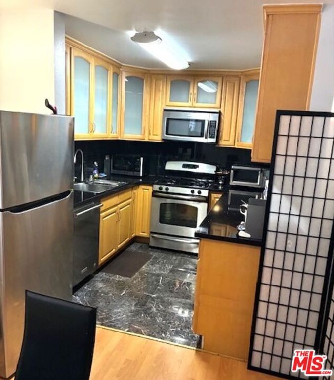 2491 Purdue Avenue 117, Los Angeles, CA 90064 — photo 2