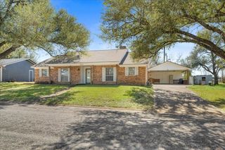 721 Concordia B Drive, Bellville, TX 77418