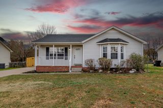 2403 Willow Dr, Murfreesboro, TN 37127