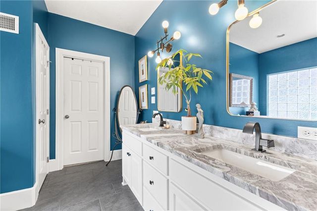 801 Fox Chase Court, Lawrence, KS 66049