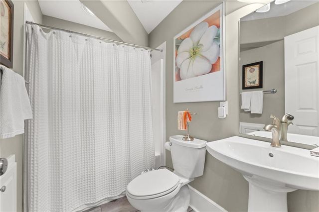 801 Fox Chase Court, Lawrence, KS 66049