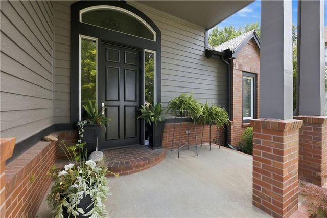 801 Fox Chase Court, Lawrence, KS 66049