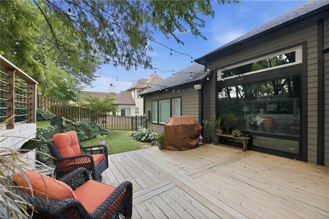 801 Fox Chase Court, Lawrence, KS 66049