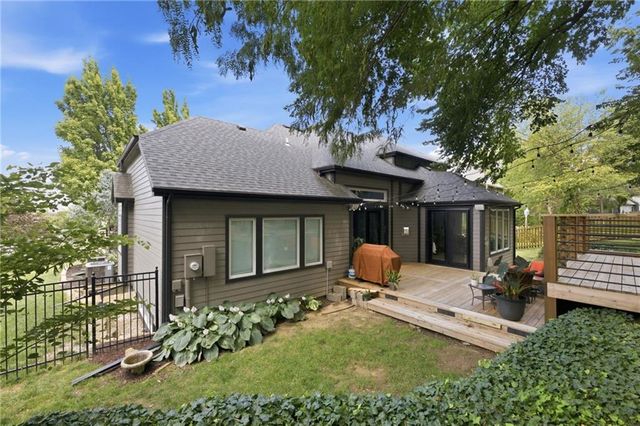 801 Fox Chase Court, Lawrence, KS 66049