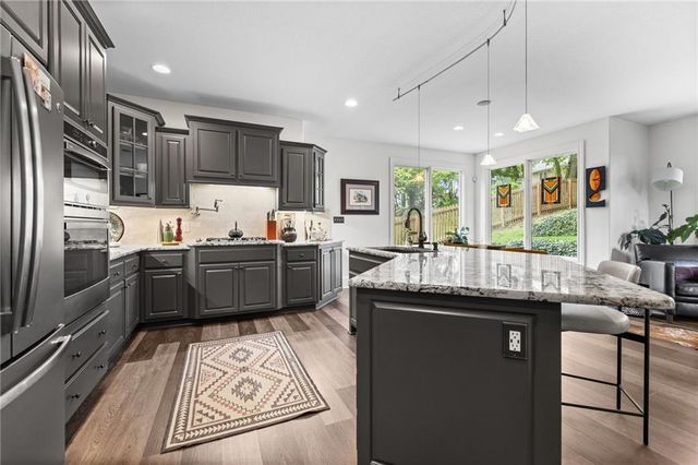 801 Fox Chase Court, Lawrence, KS 66049
