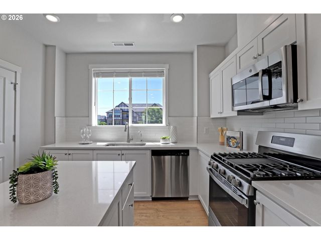 16084 Nw PRISTINE Ln, Portland, OR 97229