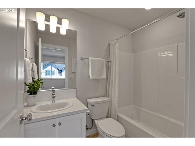 16084 Nw PRISTINE Ln, Portland, OR 97229