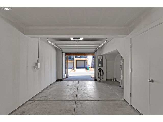 16084 Nw PRISTINE Ln, Portland, OR 97229