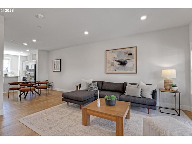 16084 Nw PRISTINE Ln, Portland, OR 97229