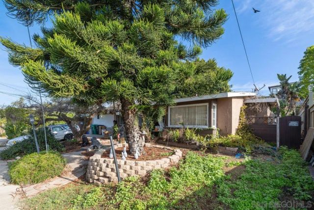 2747 Fairfield St, San Diego, CA 92110