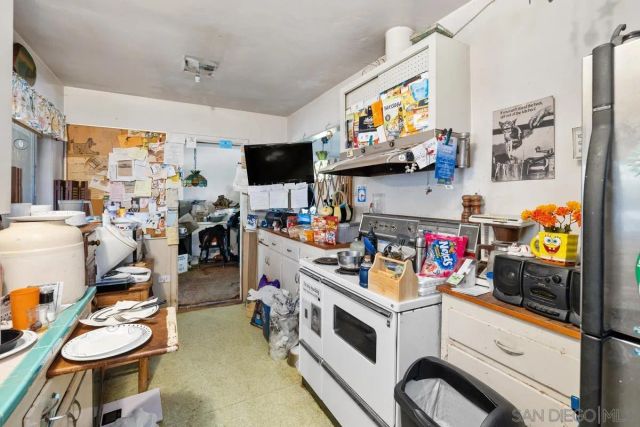 2747 Fairfield St, San Diego, CA 92110