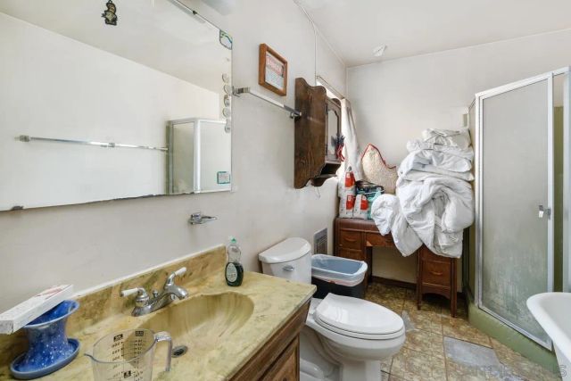 2747 Fairfield St, San Diego, CA 92110