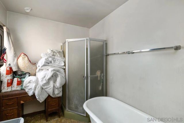 2747 Fairfield St, San Diego, CA 92110